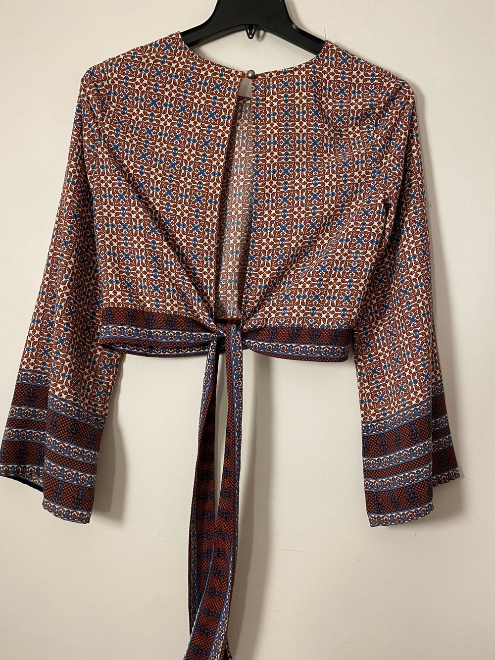 Slit Tie-Back Tribal Printed Crop Top in Brown and Blue